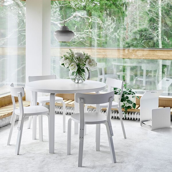 Artek designové stojany na noviny Kanto