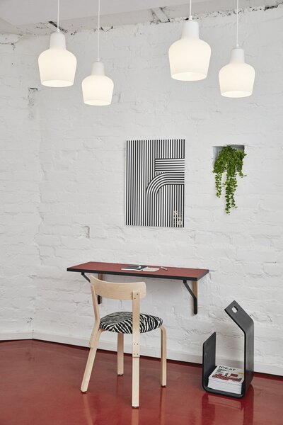 Artek designové stojany na noviny Kanto