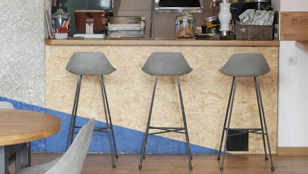 Lyon Beton barové židle Hauteville Counter Chair