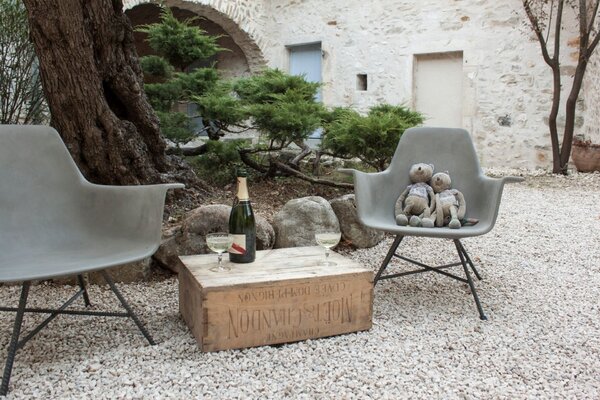 Lyon Beton designová křesla Hauteville Low Armchair