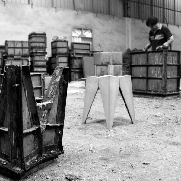 Lyon Beton stoličky Bridge Stool