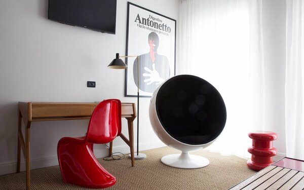 Kartell designové stoličky Pilastro