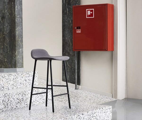 Normann Copenhagen designové barové židle Form Barstool Steel (75 cm)