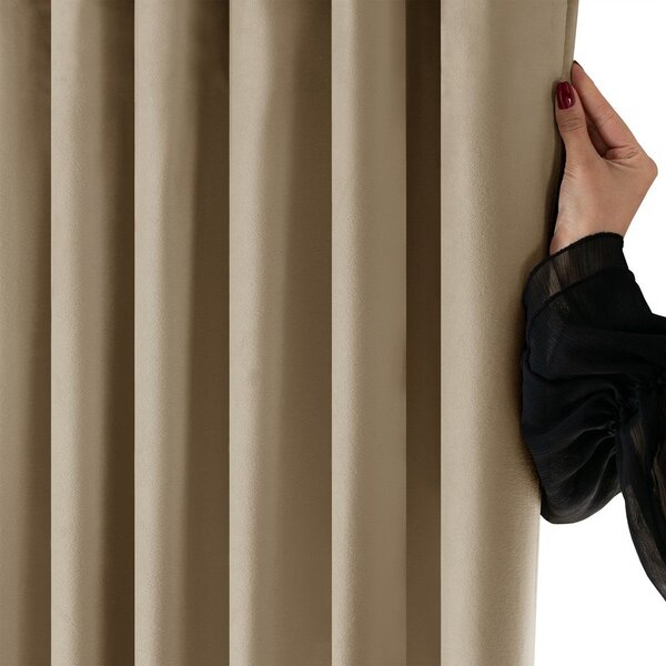 Béžový sametový dimout závěs 140x250 cm Velto – Filumi