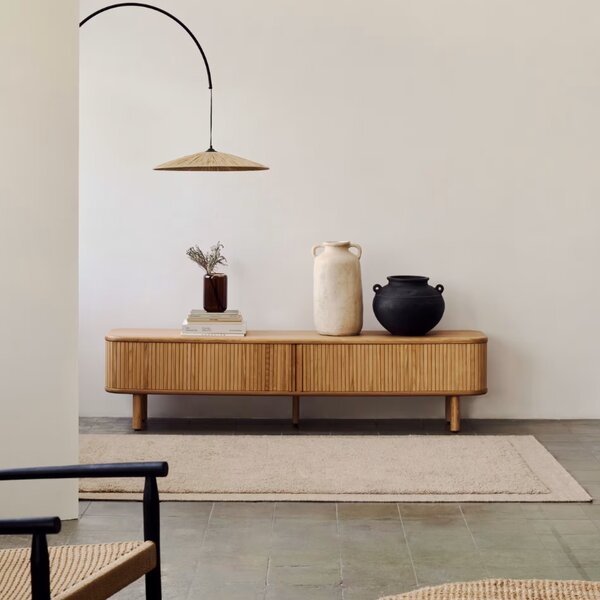 Dřevěný TV stolek Kave Home Mailen 200 x 40 cm
