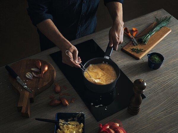 Fiskars Rendlík Hard Face 1,8l s pokličkou