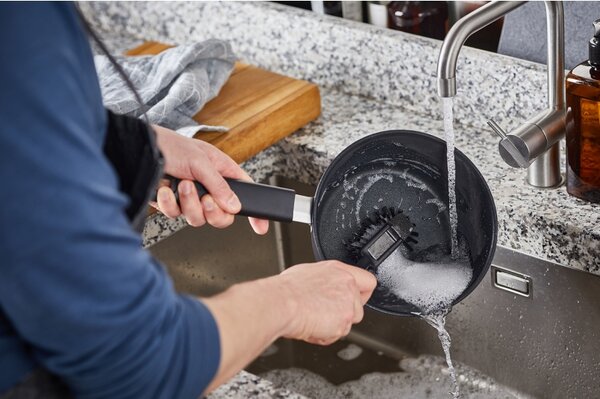 Fiskars Rendlík Hard Face 1,8l s pokličkou