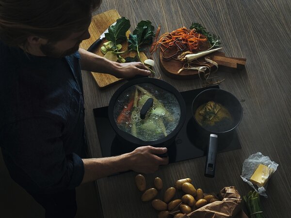 Fiskars Rendlík Hard Face 1,8l s pokličkou