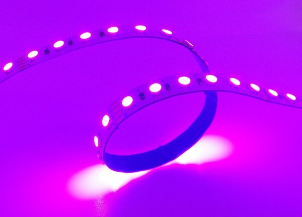 14W, 8mm RGB SMD3535 LED pásek, 120LED/m, 24VDC, IP20, 2 roky záruka