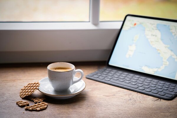 ŠÁLEK A PODŠÁLEK NA ESPRESSO Creatable - Kolekce nádobí, Online Only
