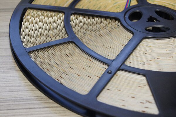 14W RGB SMD5050 LED pásek, 10mm, 60LED/m, 24VDC, IP20