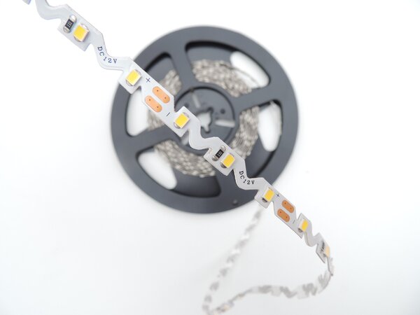 LED pásek OHEBNÝ 6mm 6W/m, PROFI, 12V, IP20, 60LED/m, SMD2835 Barva světla: Teplá bílá, 2700K