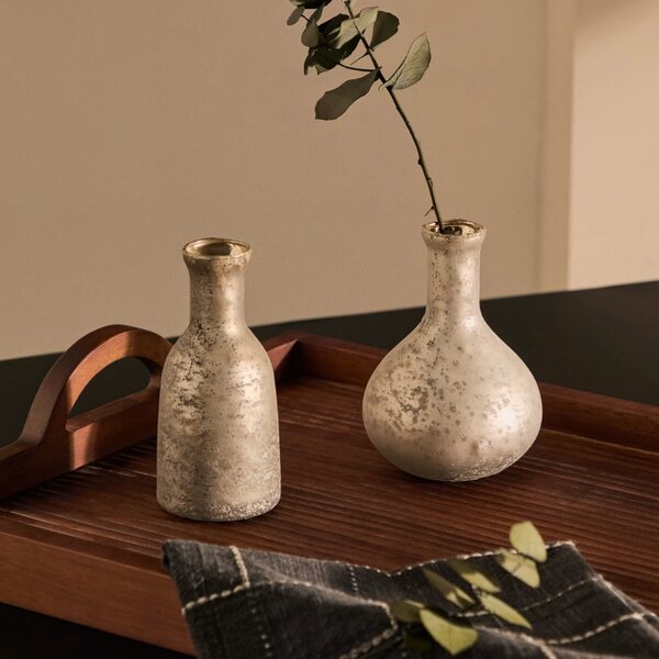 Set dvou stříbrných váz Kave Home Deila 13 cm