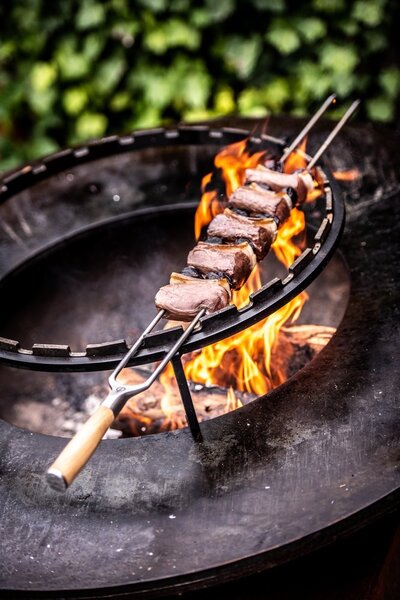Velký nerezový špíz Churrasco Forged - dvojitý, 70 cm