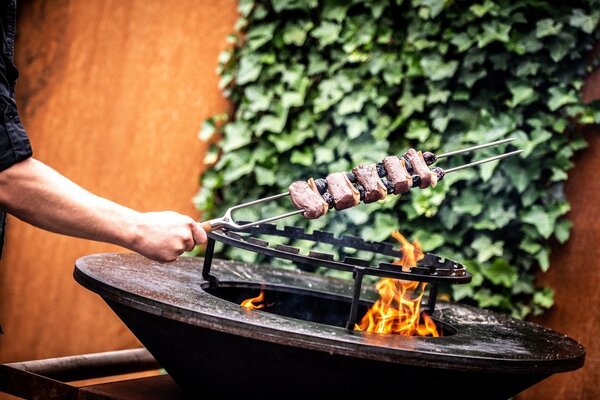 Velký nerezový špíz Churrasco Forged - dvojitý, 70 cm