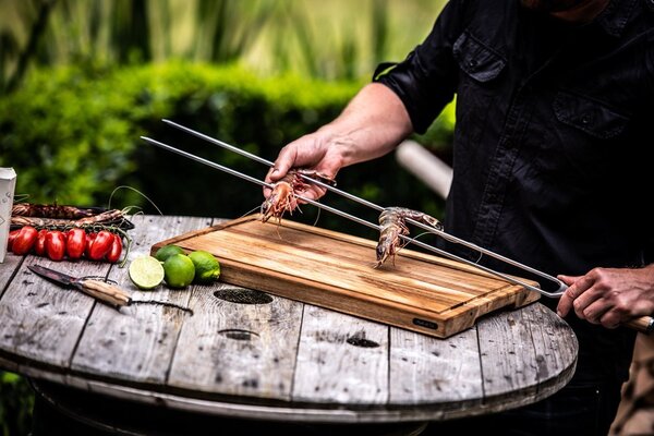 Velký nerezový špíz Churrasco Forged - dvojitý, 70 cm