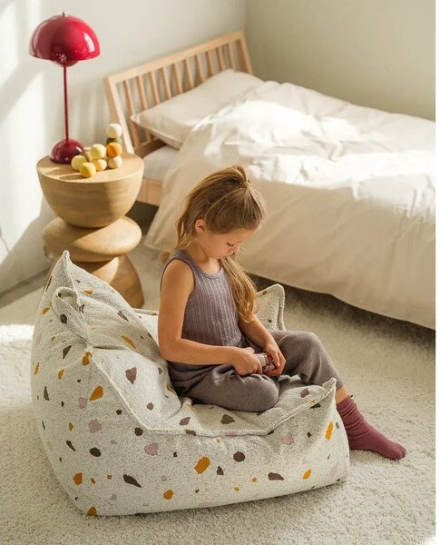 Bílý dětský sedací vak z textilie bouclé/žinylkový Terrazzo Chair – Wigiwama