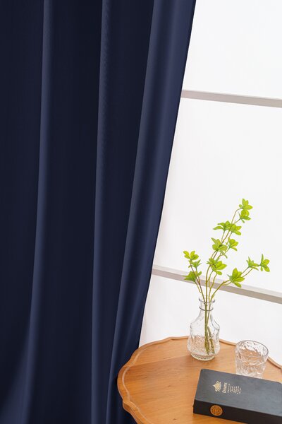 Tmavě modrý závěs OXFORD LIGHT 140x250 cm Zavěšení: Kovové kroužky