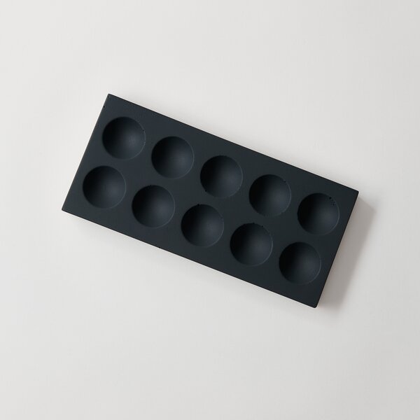 ODLITO Betonové plato na vajíčka Domino – grafit (černá) – 25,5 cm